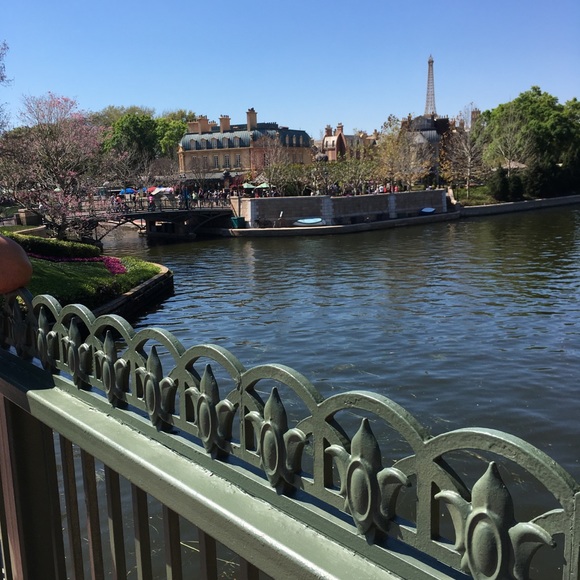 Meet your Posher, Colleen - Picture 1 of 1